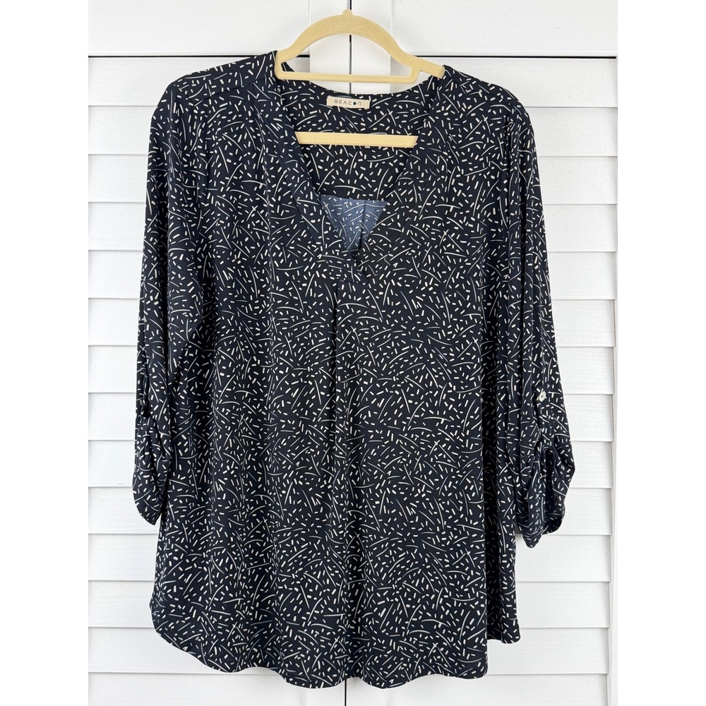 Beacon Blouse XL Navy White Abstract Dash Roll Tab Sleeve V-Neck